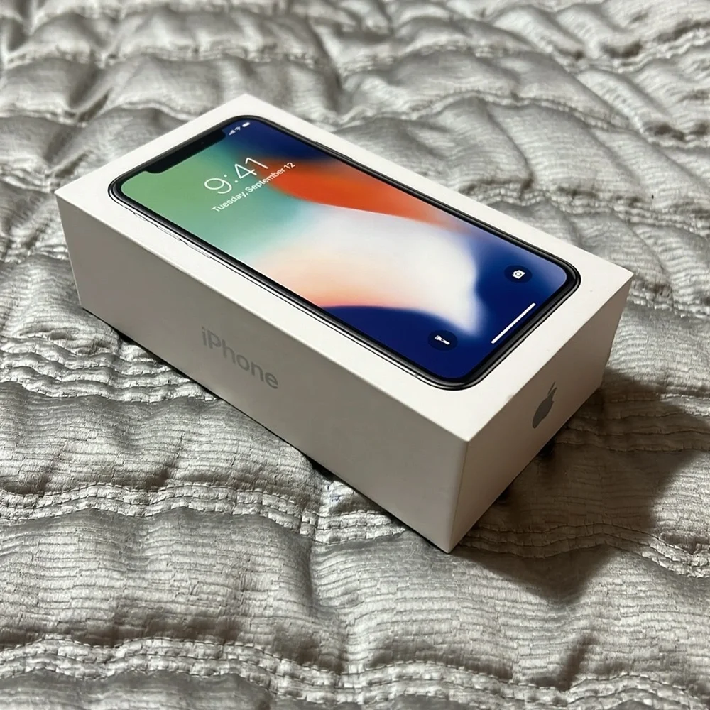 Apple iPhone X Box - Picture 4 of 6
